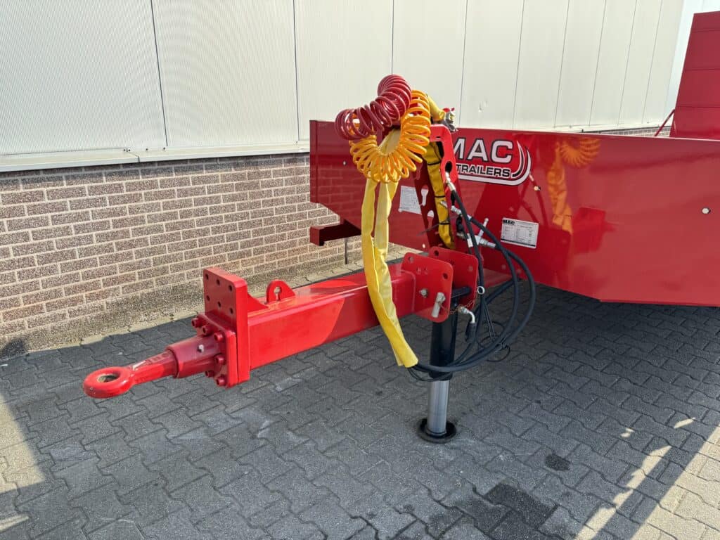 Kipper trailer van MAC Trailers, vernieuwd en klaar voor gebruik in de bouwsector.