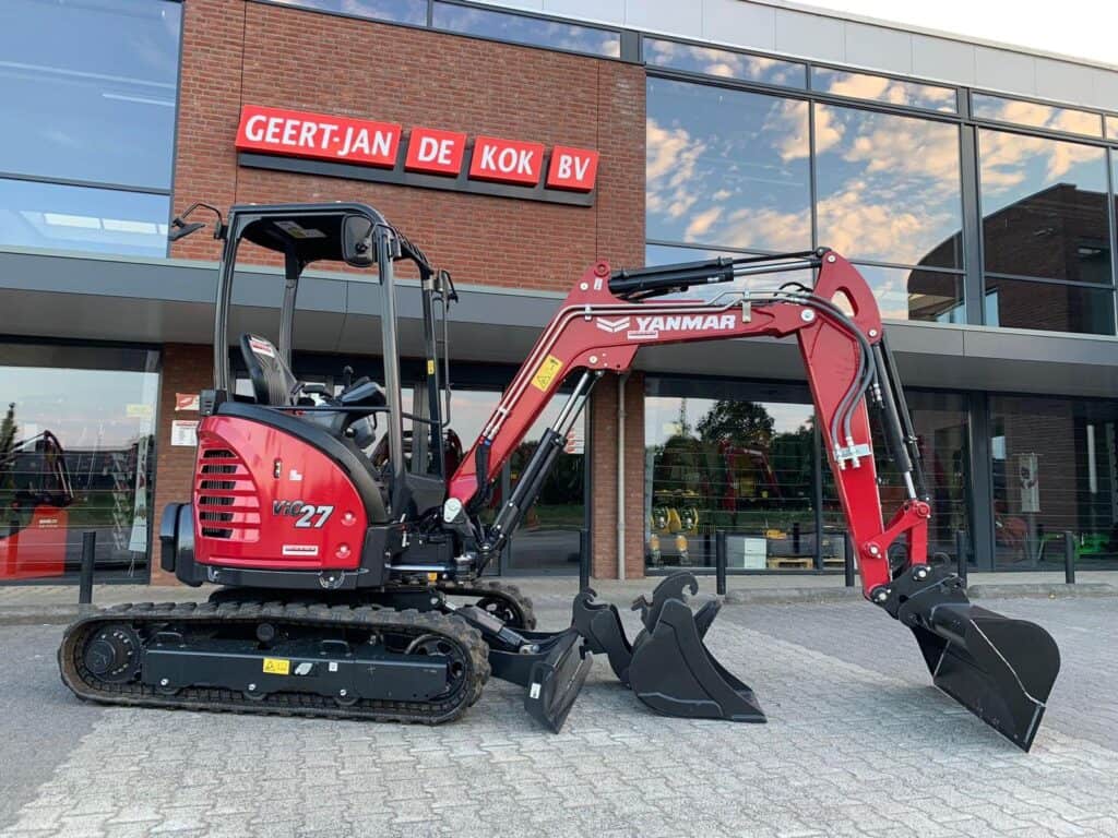 Duitse Yanmar mini-klepelmachine voor tuin- en landschapsbouw bij Geert-Jan de Kok B.V.