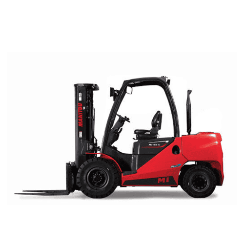 Stapelwagen met laadplatform en cabine, geschikt voor logistiek en magazijnbeheer.