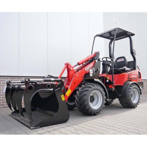 Hoogwaardige mini-trekker met grijper voor landbouw en tuinwerkzaamheden.
