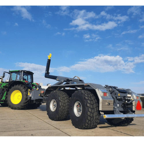 Zware landbouwtractor met aanbouw, duurzame landbouwmachines | Geert-Jan de Kok B.V.