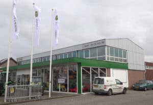 Geert-Jan de Kok BV bedrijfspand, gespecialiseerd in tuinmachines en landbouwmachines.