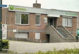 Gert-Jan de Kok BV kantoor met bedrijfsnaam en bedrijfslogo op gevel.