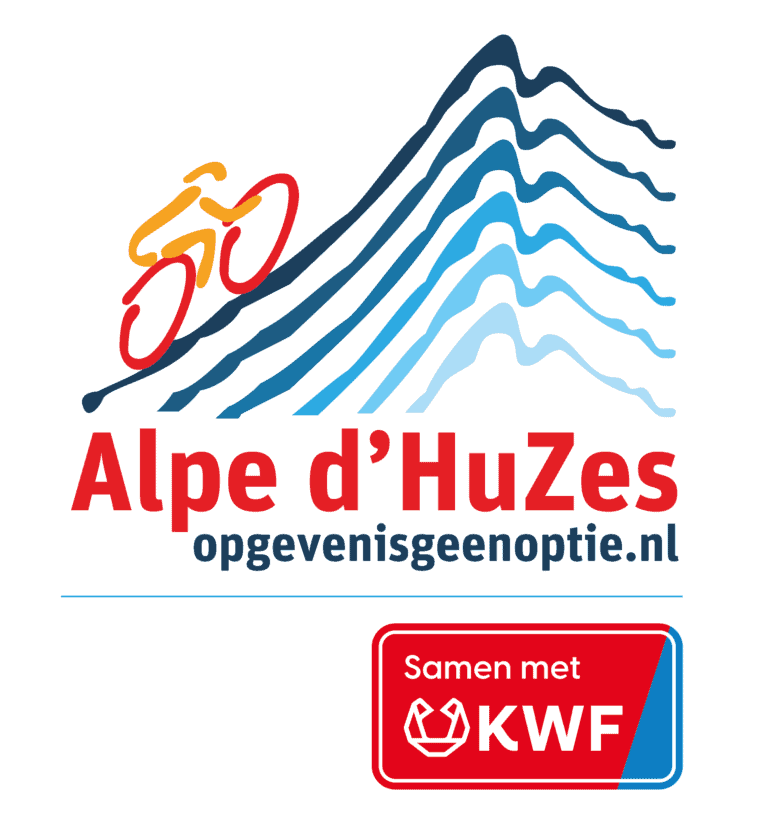 Fietsende mensen op bergwandeling, outdoor activiteit Alpe d’Huzes.