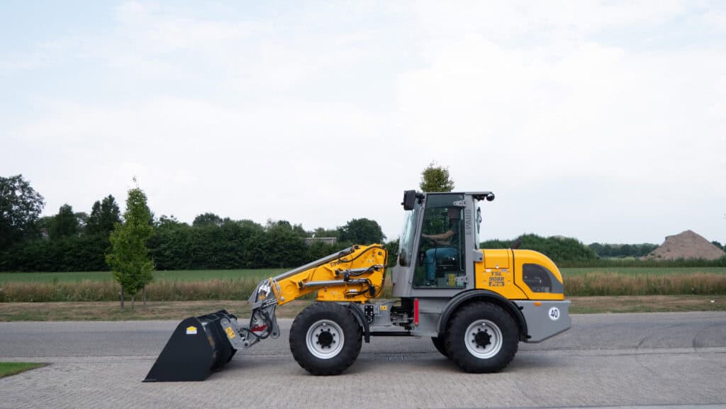 3. Geïnteresseerd in hoogwaardig graafmachine verhuur en recycling voertuigen? Bekijk onze services en expertise bij Geert-Jan de Kok B.V.