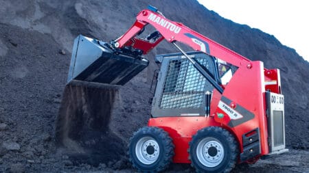 Krachtige compacte skid loader voor bouw en material handling.