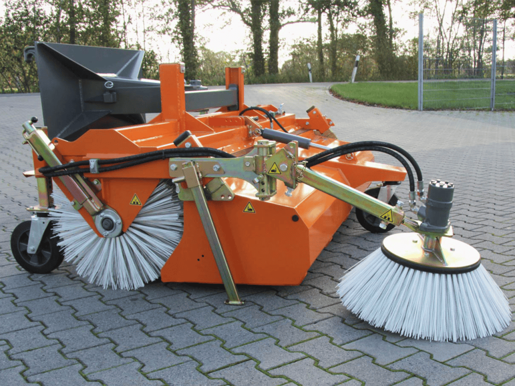 Schrobmachine voor straat- en terreinreiniging, geschikt voor professioneel gebruik door Geert-Jan de Kok BV.