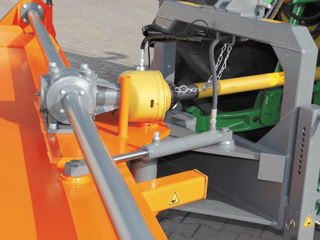 Veilig hydraulisch aangedreven grondverzetmachine van Geert-Jan de Kok B.V. in Nederland.