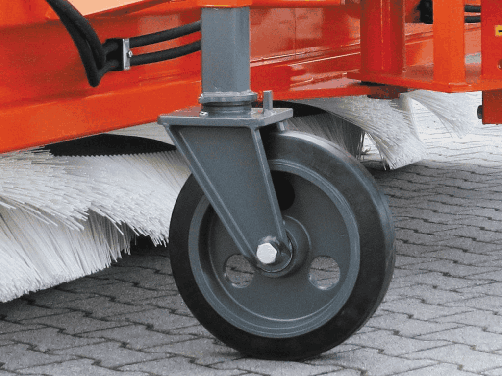 Robuuste schoonmaakwagen met draaibare wielen en afneembare borstels voor efficiënte vloerreiniging.