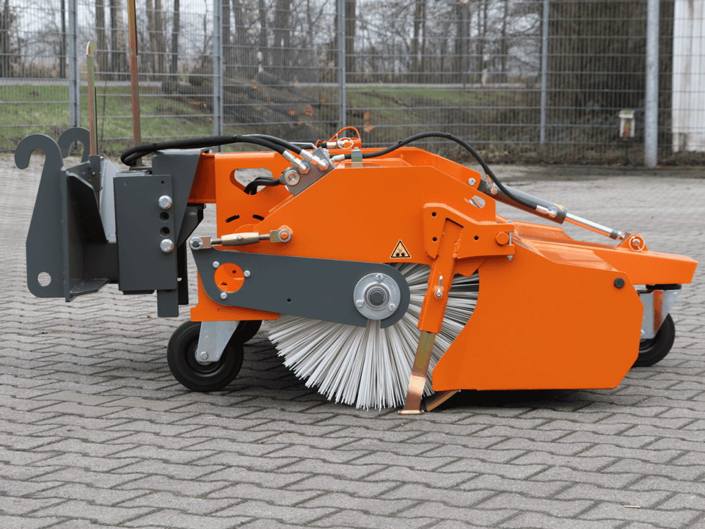 Zwenkmolen voor straatvegen en schoonmaak, vaak gebruikt voor opruimen en onderhoud.