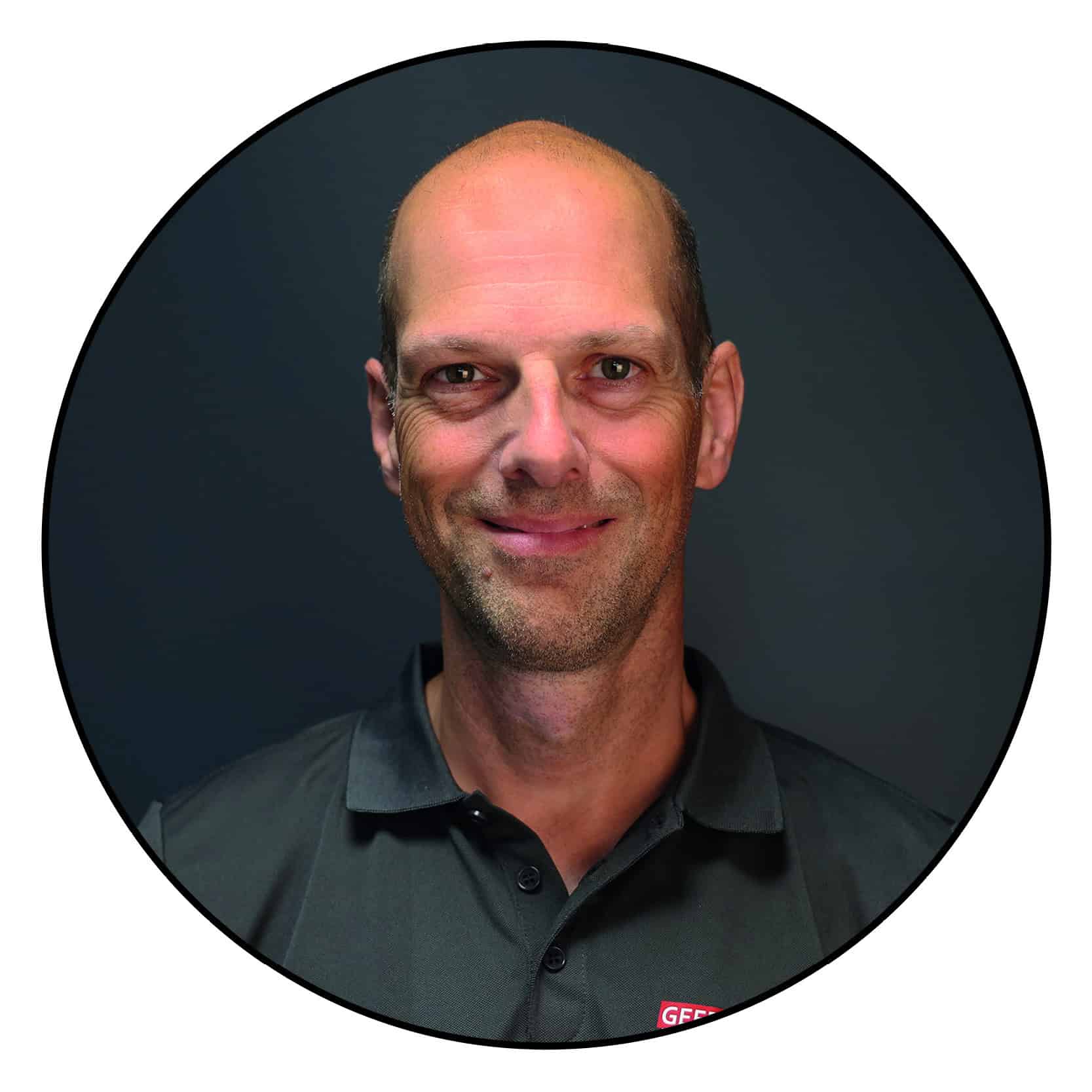 Efficiënte gevel- en dakbedekking voor duurzame bouw- en renovatieprojecten.