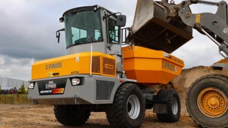 Efficiënte bouwmachine voor grondverzet en landverbetering in Nederland.