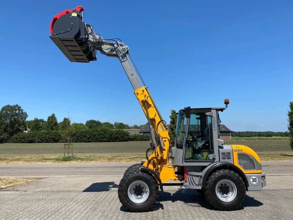 1. Geavanceerde verreiker van Geert-Jan de Kok BV voor bouw en logistiek werkzaamheden.