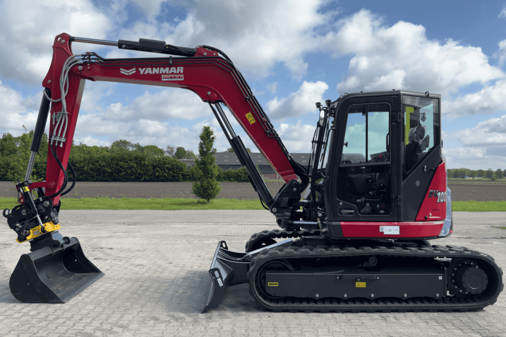 1. Mini graafmachine Yanmar SV100 voor grondverzet en bouwopdrachten.