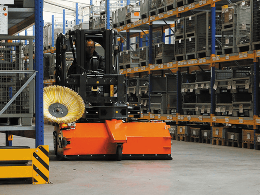 Branche: Logistiek en magazijnbeheer met geavanceerde vloerreinigingstechnologie.