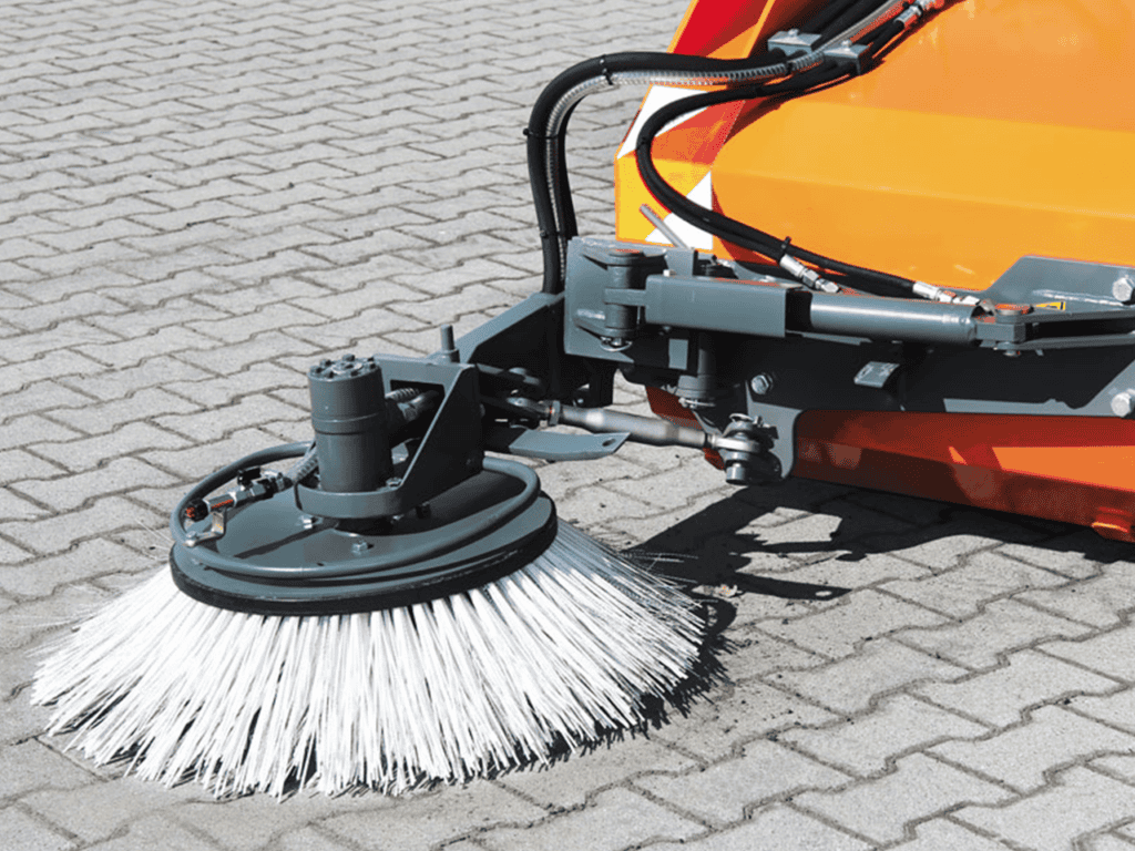 Efficiënte straatveegmachine voor onderhoud en reiniging van bestratingsoppervlakken.