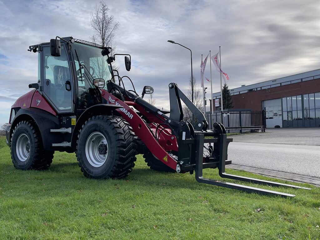 Nieuwe moderne Hugger shovelmachine bij Geert-Jan de Kok B.V.