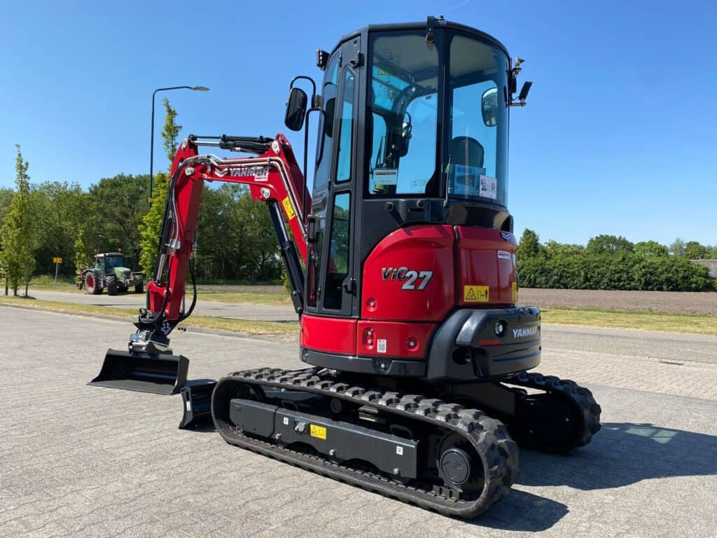 Klein compacte graafmachine van Yanmar voor bouw- en tuinaanleg. Robuust en efficiënt voor verschillende werkzaamheden.