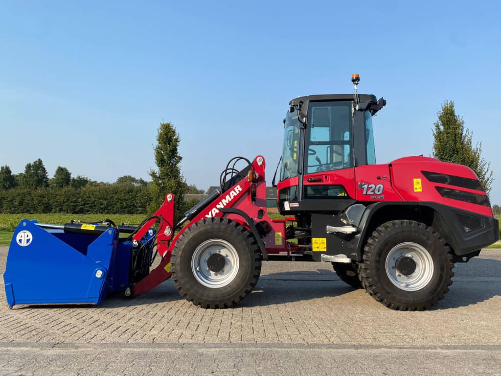 Kompacte zware heftractor bij Geert-Jan de Kok B.V. in Nederland.